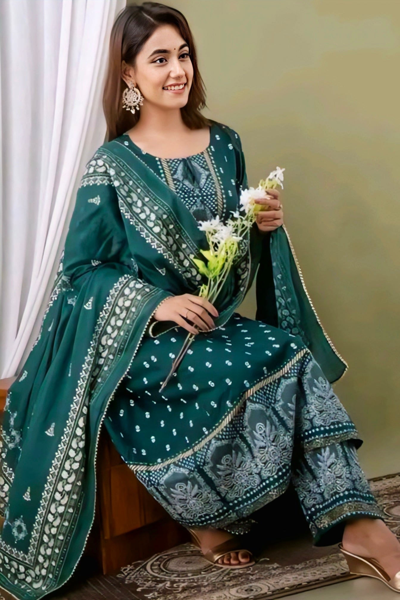 Green embroidery kurta set for womens